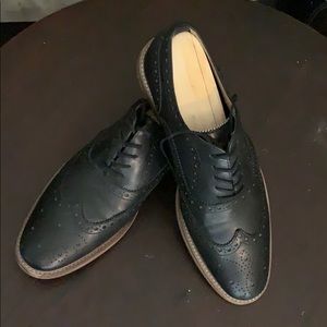 Aldo size 10 wingtip, black leather